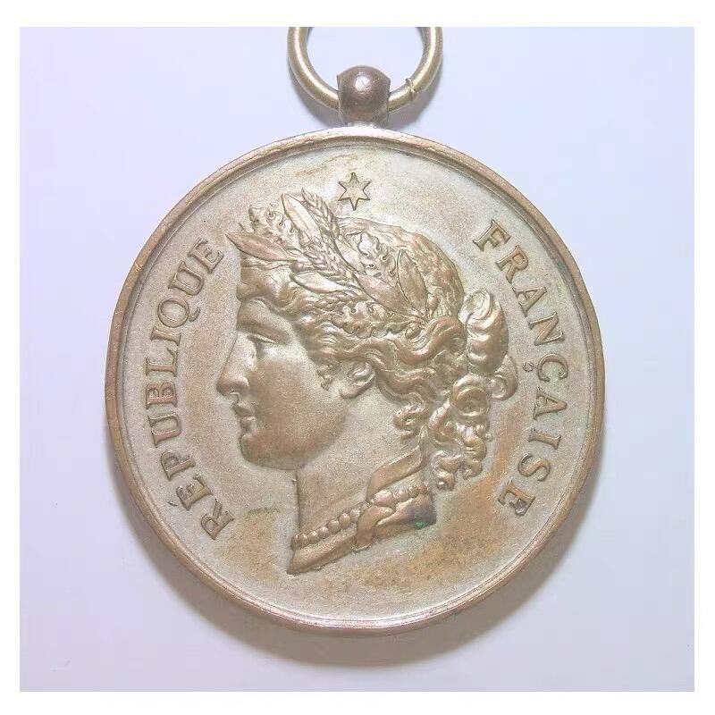 法国1892年 谷物女神高浮雕精制大镀银章 46MM