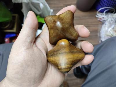 爱淘收藏，清货 - 精美木质六角按摩球一对，纯手工雕刻