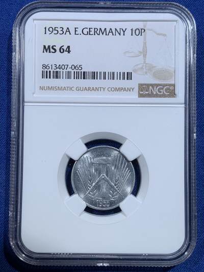 《竞宝斋》第427场 周日，周一  2场连拍 （全场包邮） - NGC MS64 东德1953年A版10芬尼 早期东德芬尼好品少见！光度不错！