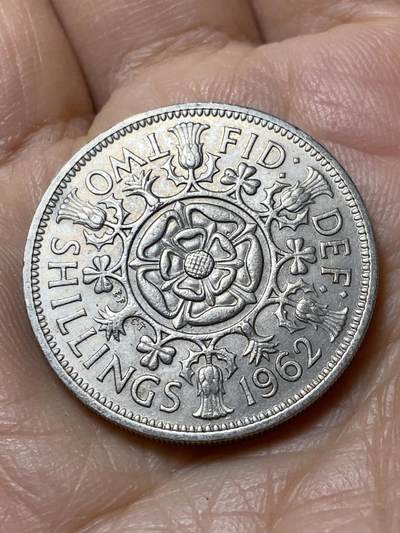 2025年第一百零九场(总第一百三十五场）外国好品散币(免佣金) - 英国🇬🇧1962年2先令(伊丽莎白二世青年桂冠，第二版)
