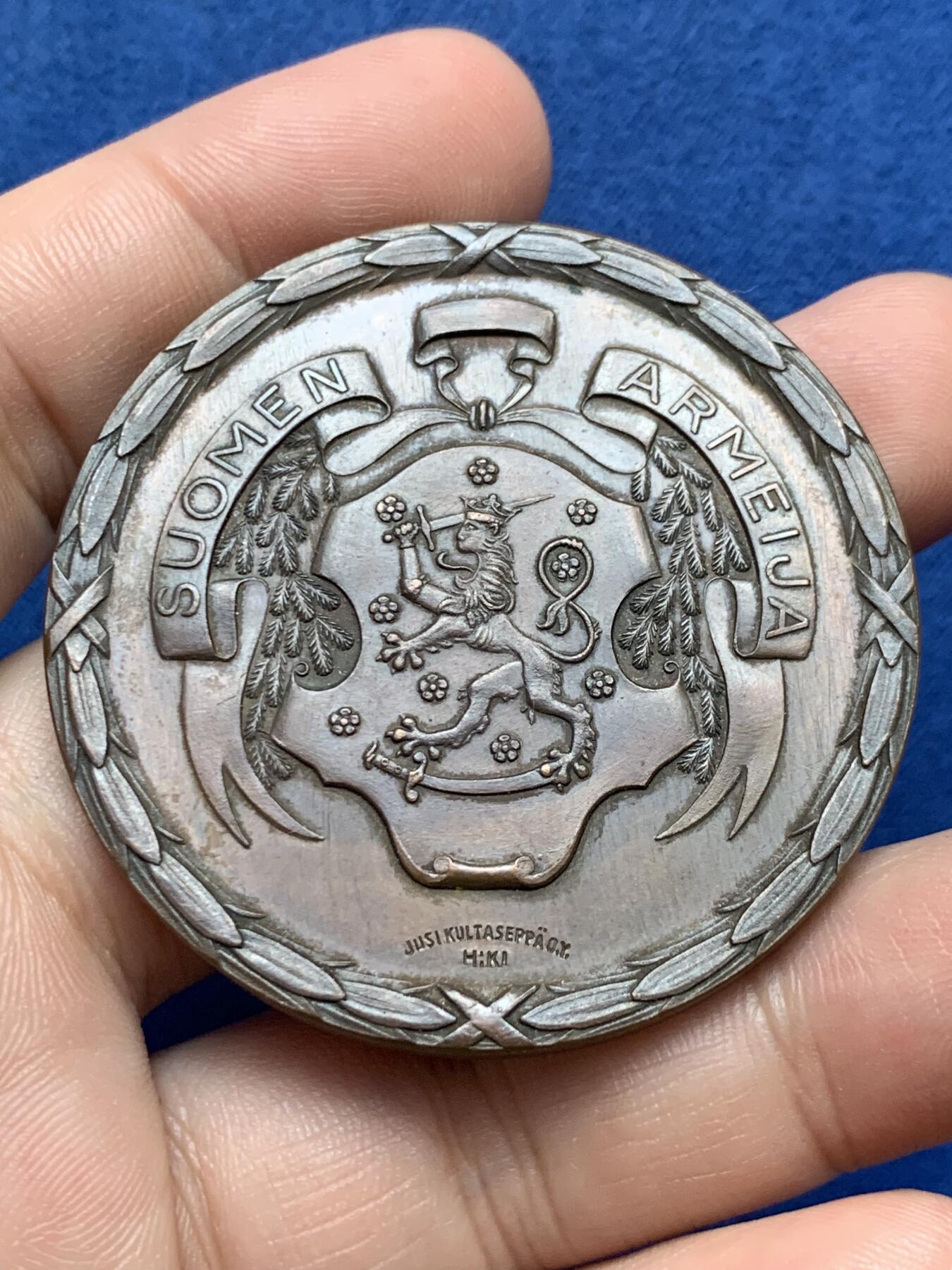 《竞宝斋》第427场 周日，周一  2场连拍 （全场包邮） 芬兰陆军纪念铜制奖章 38.8克 50mm