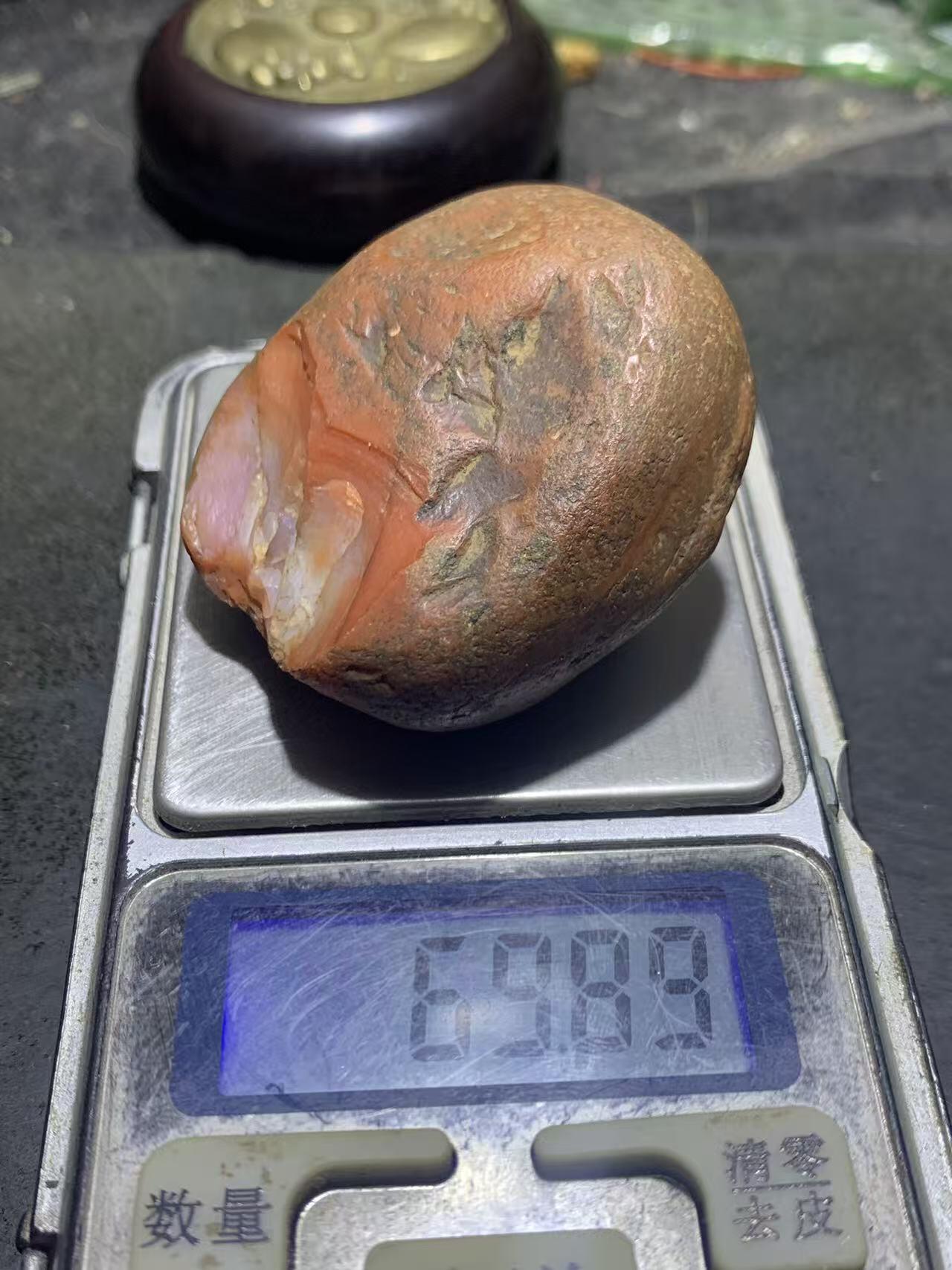 精美柿子红皮开窗料红白南红玛瑙原石一颗，，