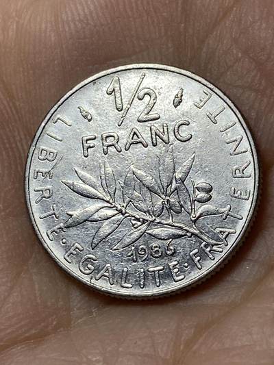 2025年第一百零九场(总第一百三十五场）外国好品散币(免佣金) - 法国🇫🇷1986年1/2法郎