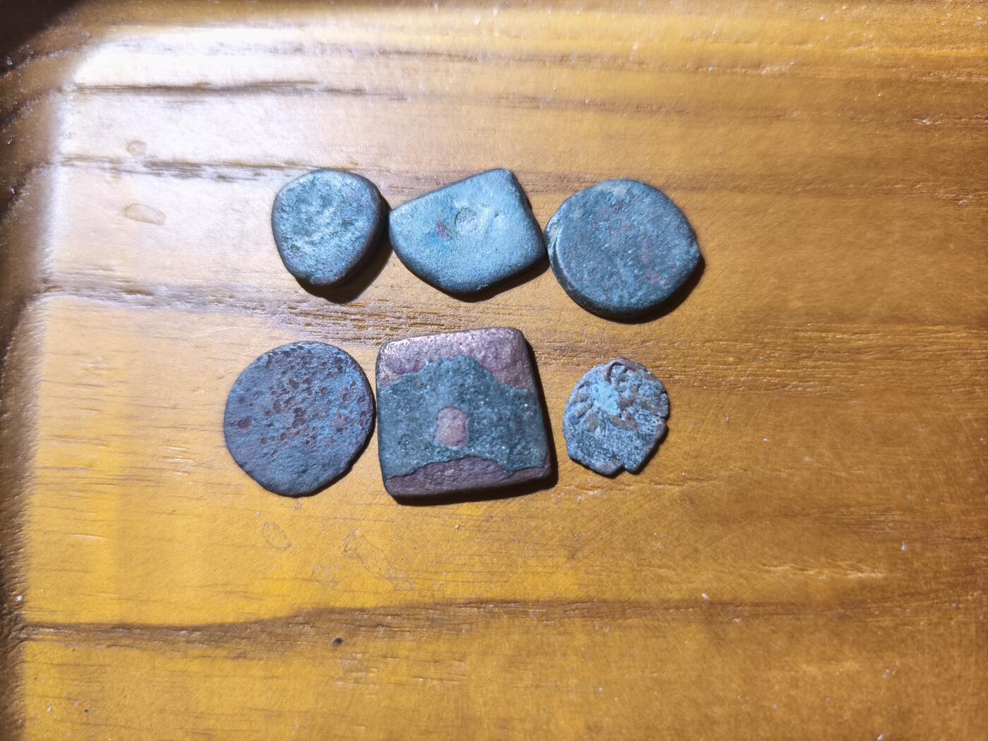星盘世界钱币十月十八日实惠捡漏专场（低佣金，不直播）本场直播