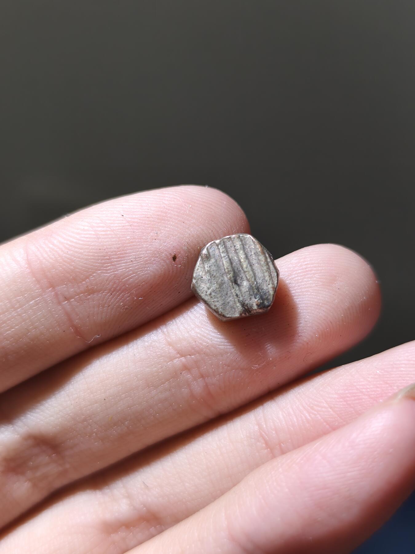 星盘世界钱币十月十八日实惠捡漏专场（低佣金，不直播）本场直播 某种丝绸之路的小银币很厚重（银色成因有疑问）