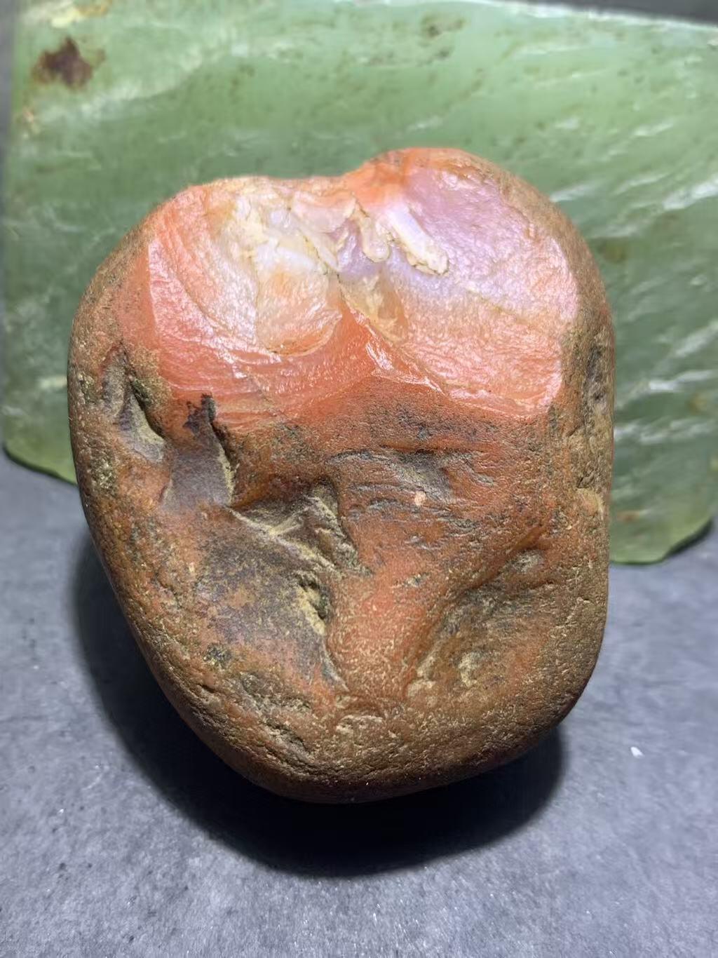 精美柿子红皮开窗料红白南红玛瑙原石一颗，，