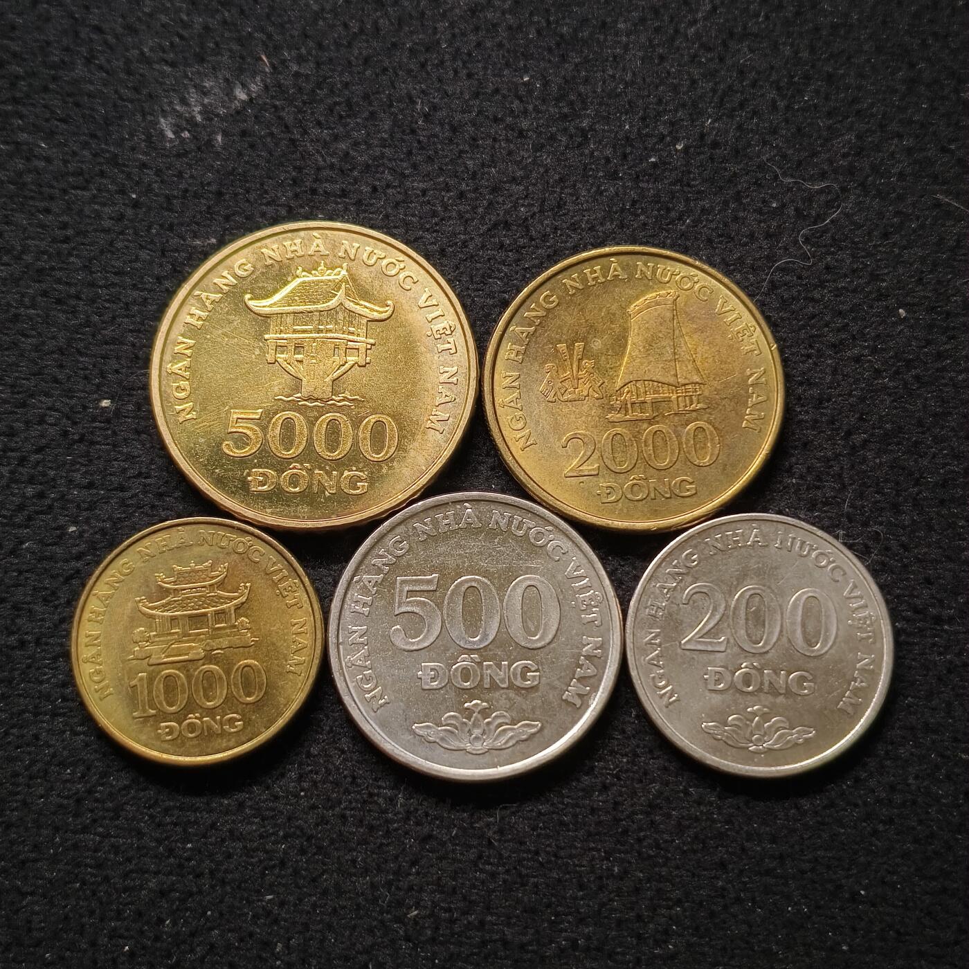 【全场包邮】纯粹捡漏拍468场 越南2003年流通套币3铜2镍