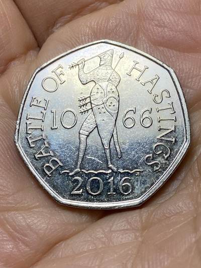 2025年第一百零九场(总第一百三十五场）外国好品散币(免佣金) - 英国🇬🇧2016单年份50便士(黑斯廷战役950周年纪念币)