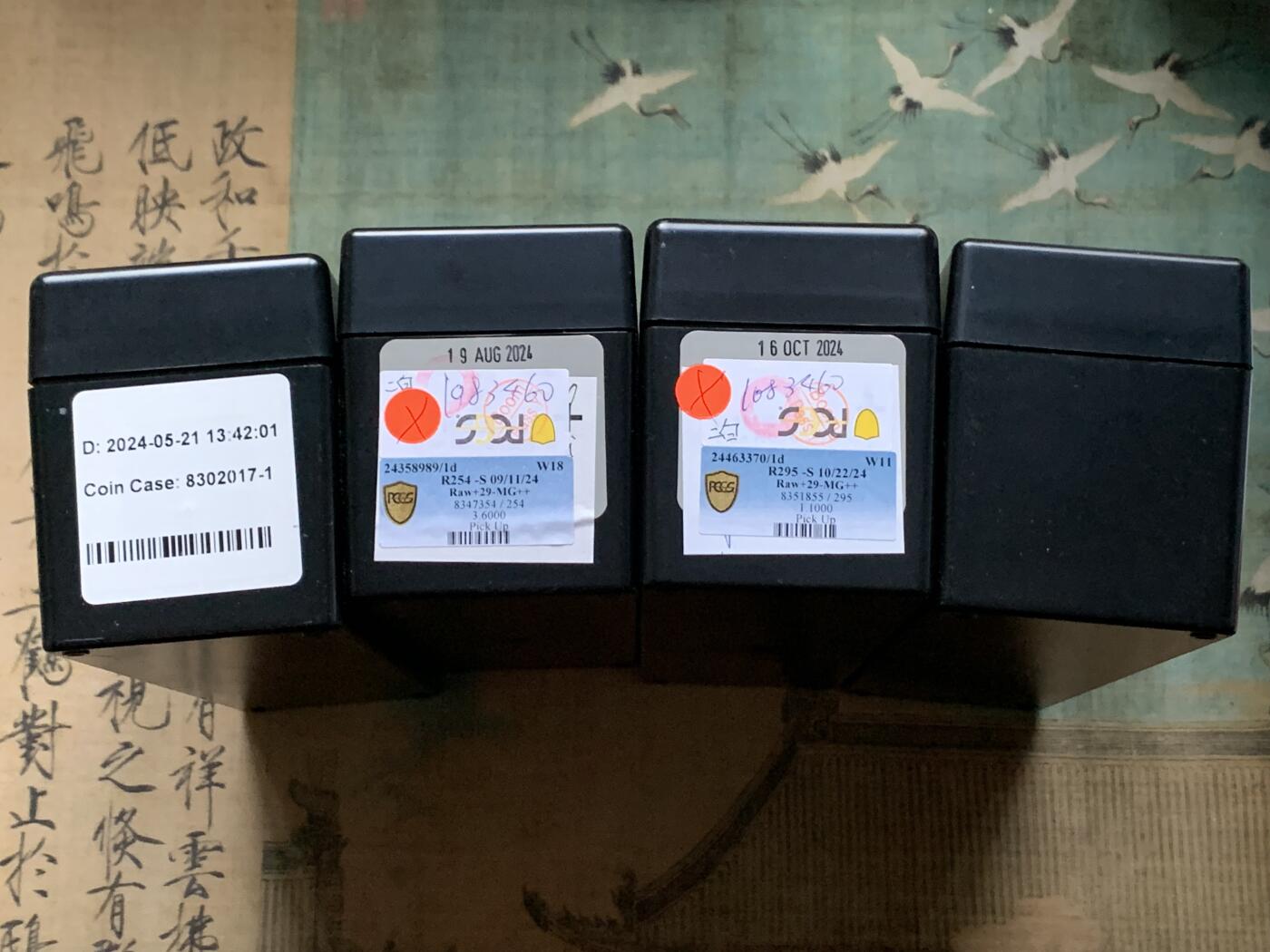 《竞宝斋》第427场 周日，周一  2场连拍 （全场包邮） 四个一组 PCGS评级币大号正版收纳盒（每个可装20枚PCGS评级币）黑色 细节见图
