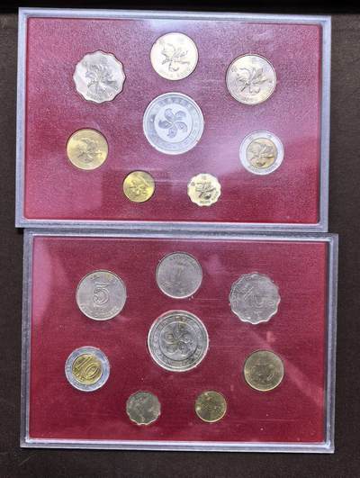 北京马甸外国币专卖第145期，外国币专场，陆续上拍，欢迎关注 香港流通币2盒