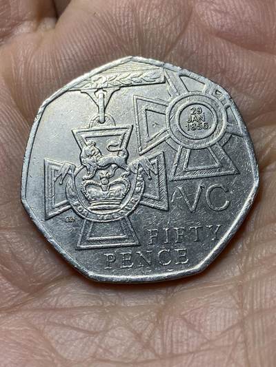 2025年第一百零九场(总第一百三十五场）外国好品散币(免佣金) - 英国🇬🇧2006年50便士(维多利亚十字勋章创立150周年纪念币)