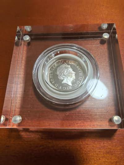 长老汇蛇年精选第六十一场拍卖 2017英国彼得兔系列汤姆猫50便士精制彩色银币，原盒证