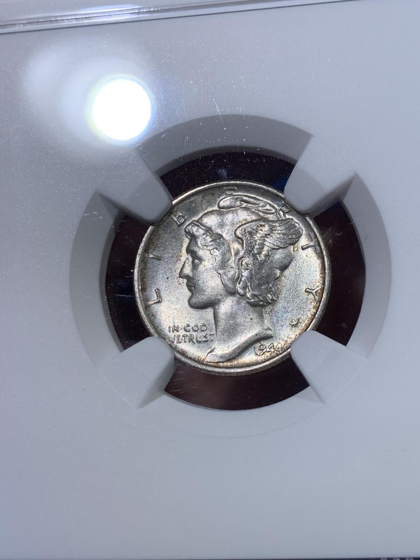 《竞宝斋》第428场 周日，周一  2场连拍 （全场包邮） NGC MS64 美国1944年墨丘利10美分银币，卷拆好品，好品质。经典品种。