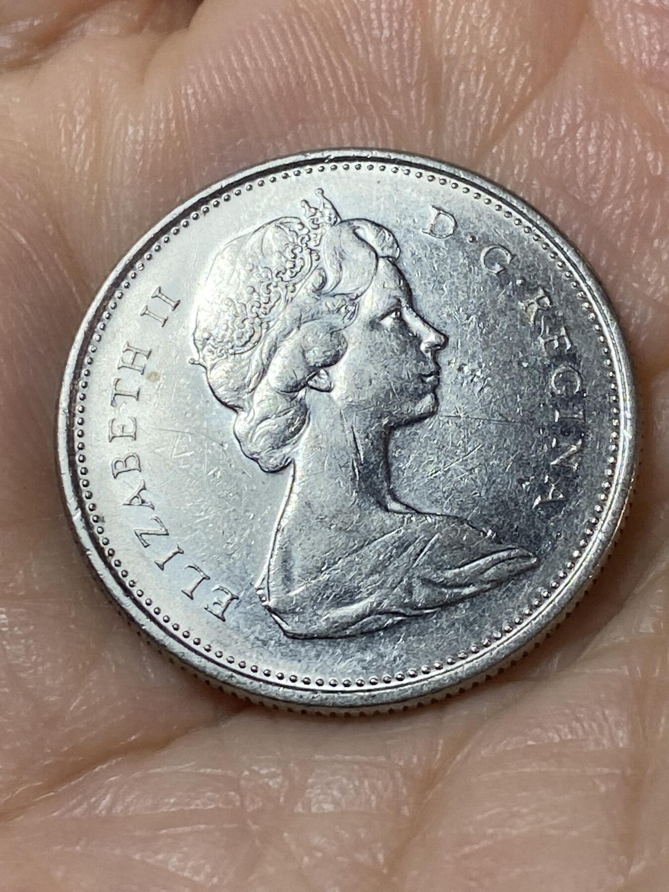 2025年第一百一十场(总第一百三十六场）外国好品散币(免佣金) 加拿大🇨🇦1977年25分(伊丽莎白二世中年花冠)