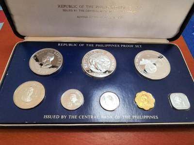 长老汇蛇年精选第六十一场拍卖 1977菲律宾新造币设施启用8枚精制币套币，盒证全，含高银50比索银币，27.4克925银，币中币和低银25比索银币，25克500银各1枚，4822套