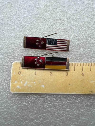 真品像章、纪念章、红色书籍 - 真品像章、纪念章