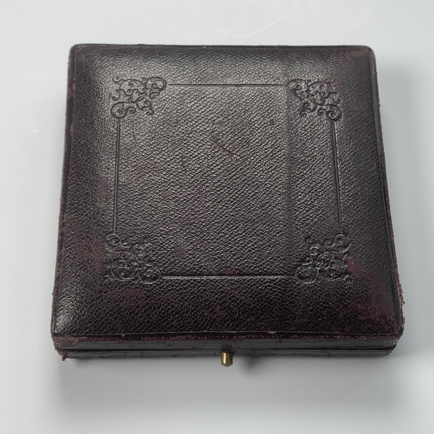 掌中浮雕-藏着的欧洲第037场 1898年瑞士国家博物馆揭幕银章， 58mm，80.5g，Hans Frei雕刻，原盒