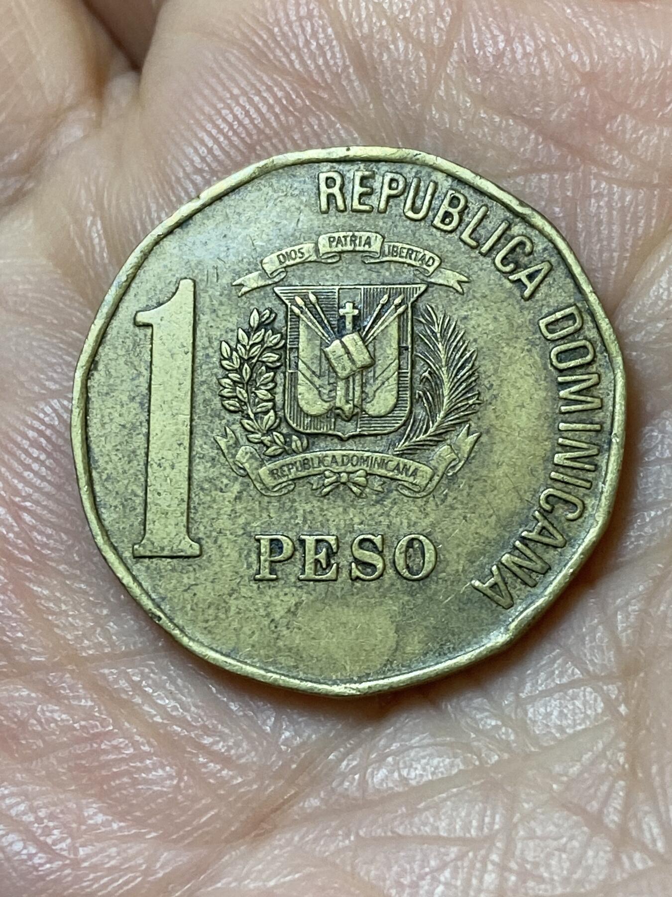 2025年第一百一十场(总第一百三十六场）外国好品散币(免佣金) 多米尼加共和国🇩🇴2002年1比索(铭文在衣领外版)