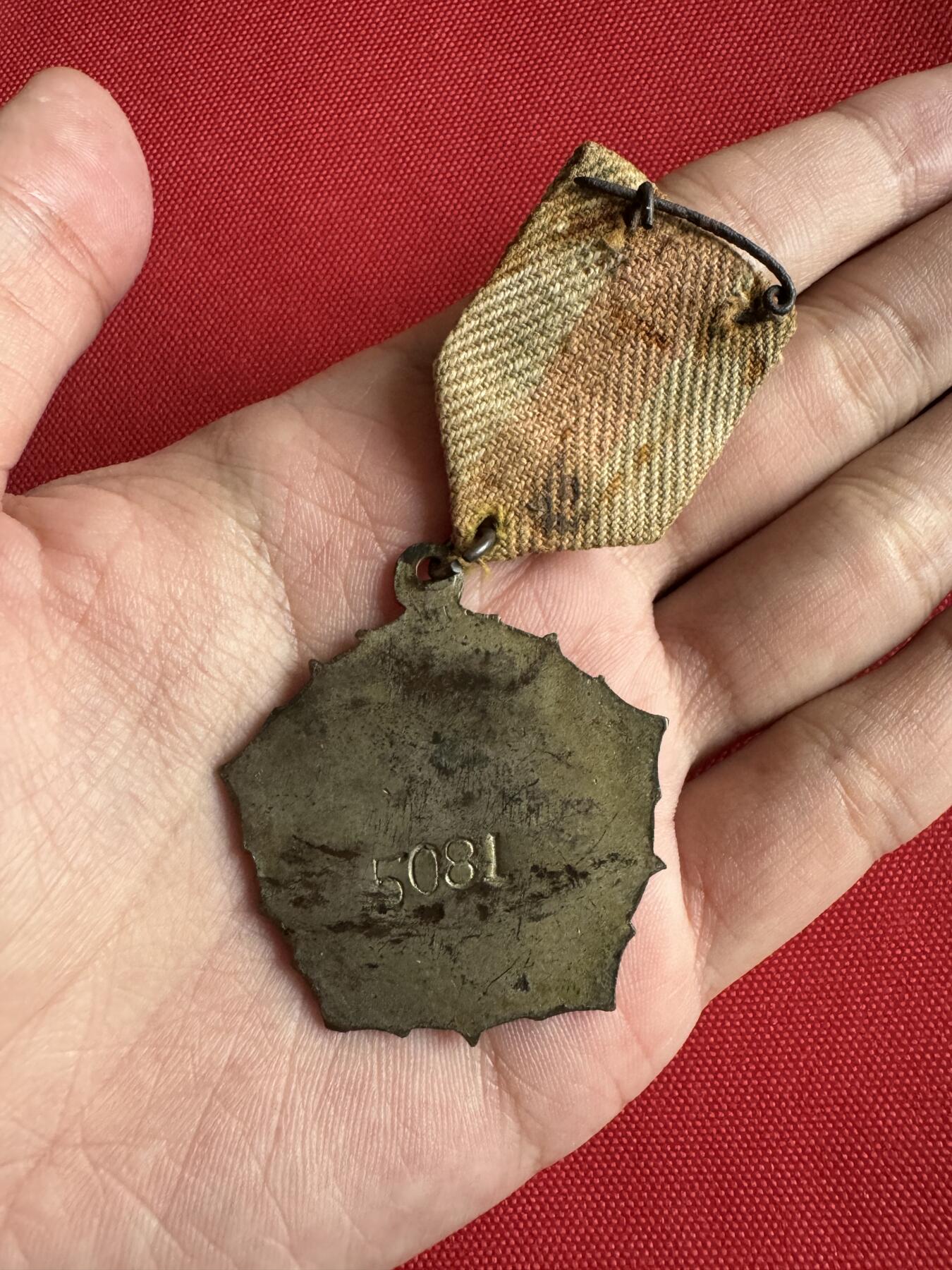 五哥徽章群   15号周三晚上八点4群联拍 铜章