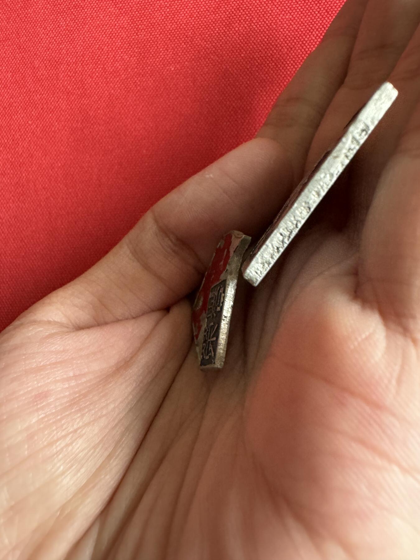 五哥徽章群   15号周三晚上八点4群联拍 铝章