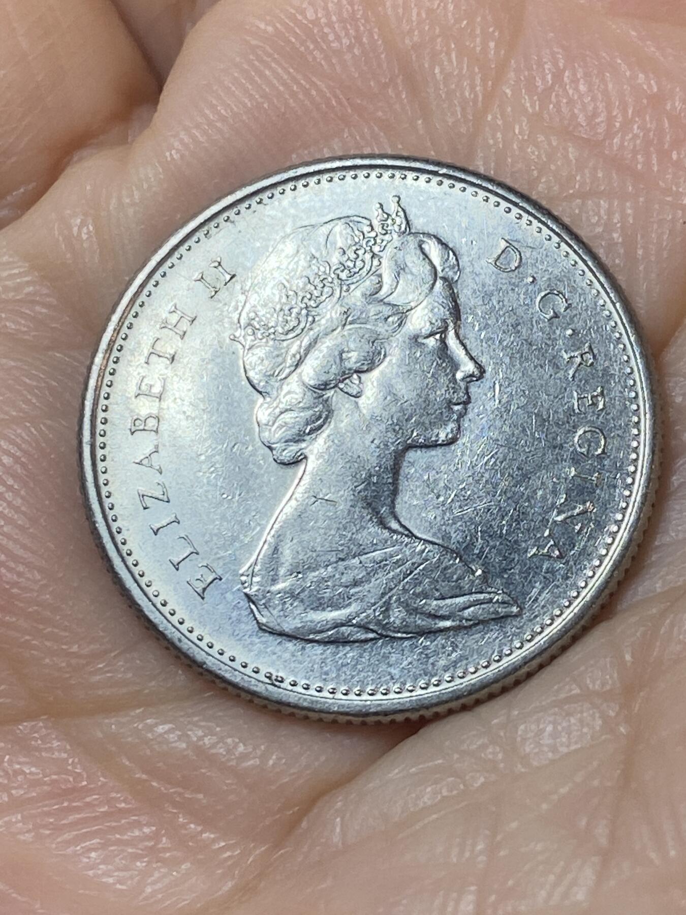 2025年第一百一十场(总第一百三十六场）外国好品散币(免佣金) 加拿大🇨🇦1977年25分(伊丽莎白二世中年花冠)