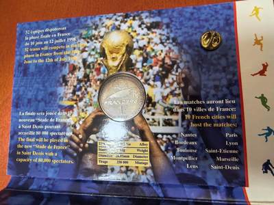 长老汇蛇年精选第六十一场拍卖 1998法国世界杯足球1法郎银币，卡装，12克900银，含1枚袖章