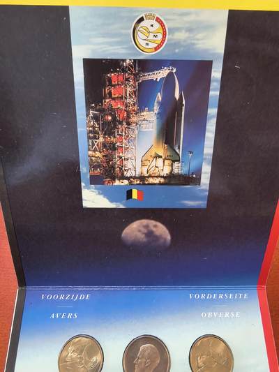 长老汇蛇年精选第六十一场拍卖  1992比利时10枚套币+1枚圆形铜章，卡装，克书35美金