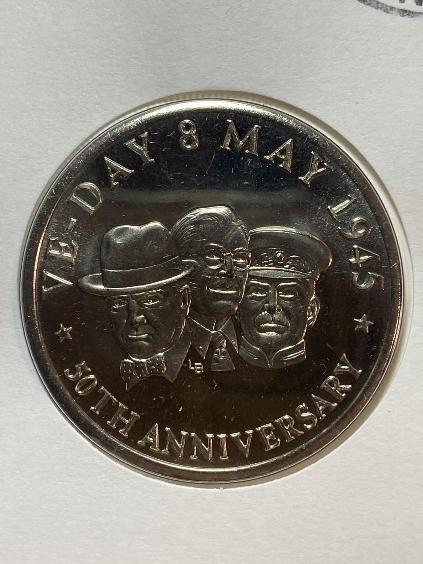 2025年第一百一十场(总第一百三十六场）外国好品散币(免佣金) 少见邮币封–特克斯和凯科斯群岛1995年5克朗(1945年5月二战胜利50周年纪念封，币面刻画有二战三巨头:罗斯福、斯大林、丘吉尔三人头像)