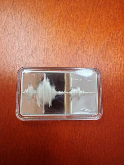 长老汇蛇年精选第六十一场拍卖 2018萨摩亚英语“I love you”（我爱你）的声波图2元矩形精制银币，盒证全，钻石型盒子，5000枚，市场价700+