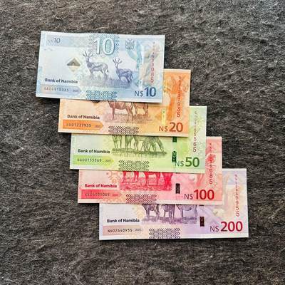 🇲🇽🇳🇦2526$ $墨西哥50-100-1000比索纪念钞和纳米比亚Hybrid窗口复合钞 - 纳米比亚2025年10-20-50-100-200元，新版大全套，尾5