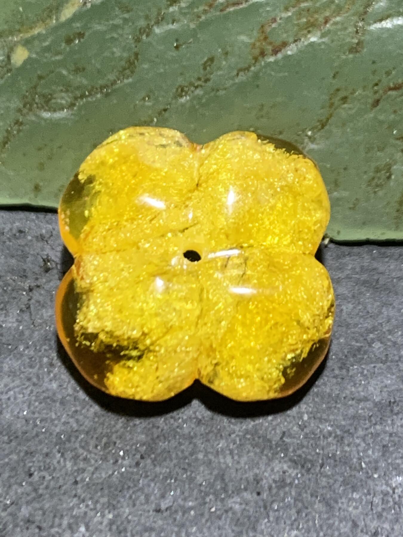 天然乌克兰蜜蜡幸运四叶草珠一个