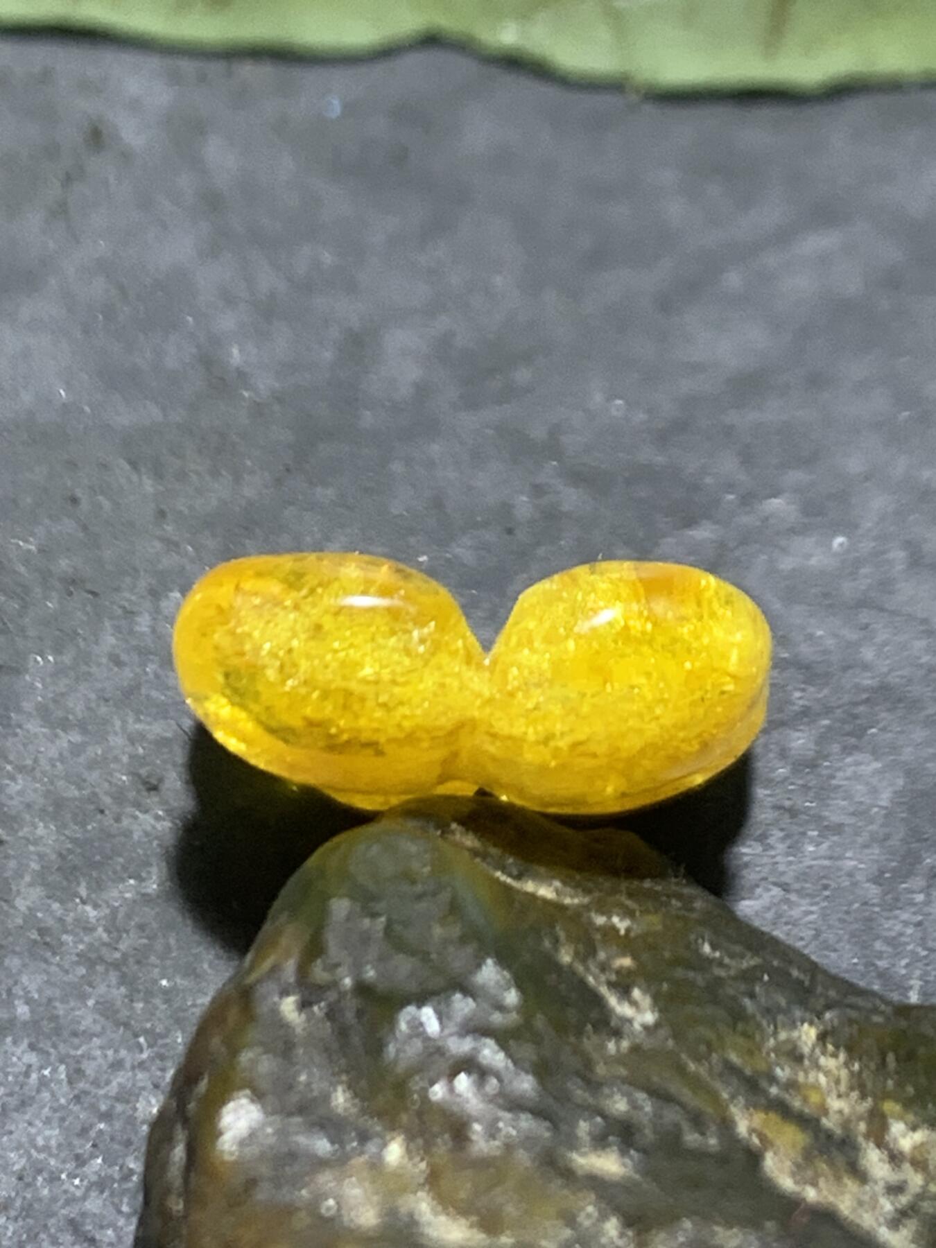 天然乌克兰蜜蜡幸运四叶草珠一个