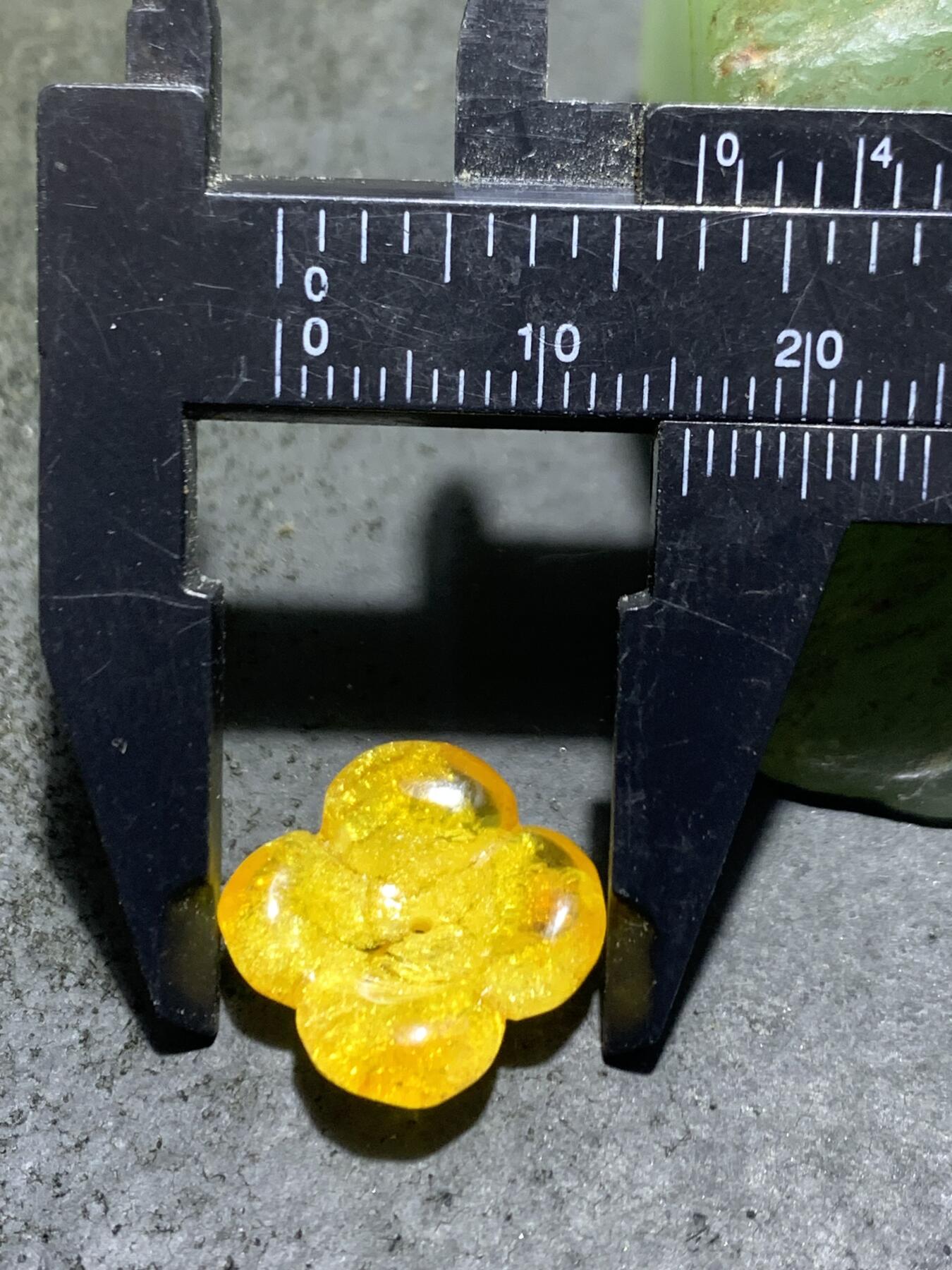 天然乌克兰蜜蜡幸运四叶草珠一个