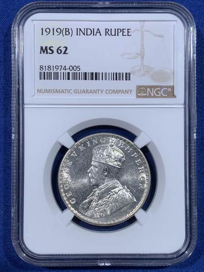 《竞宝斋》第428场 周日，周一  2场连拍 （全场包邮） - NGC MS62 英属印度1919年乔治五世1卢比银币