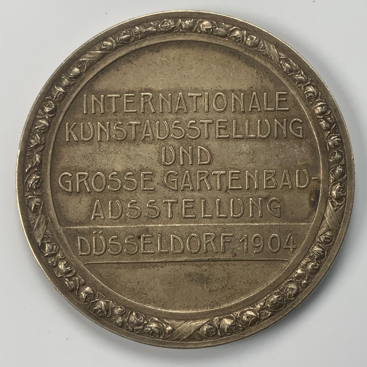 掌中浮雕-藏着的欧洲第037场 1904年德国杜塞尔多夫国际艺术展鎏金纪念银章，55.6mm，重65.8g