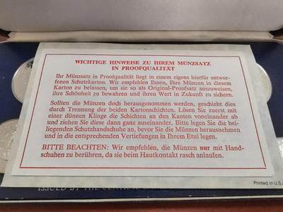 长老汇蛇年精选第六十一场拍卖 1977菲律宾新造币设施启用8枚精制币套币，盒证全，含高银50比索银币，27.4克925银，币中币和低银25比索银币，25克500银各1枚，4822套