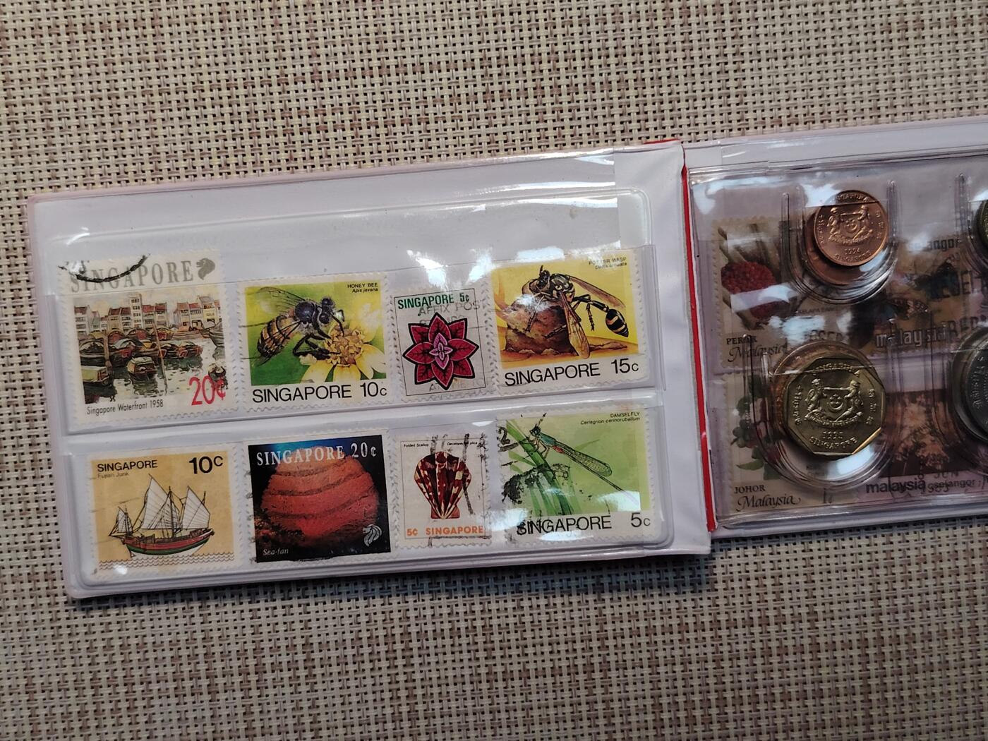 布加迪🐬～世界钱币(上海)🌾第 251 期 /  各国套币和散币 新加坡🇸🇬马来西亚🇲🇾 2套册子币