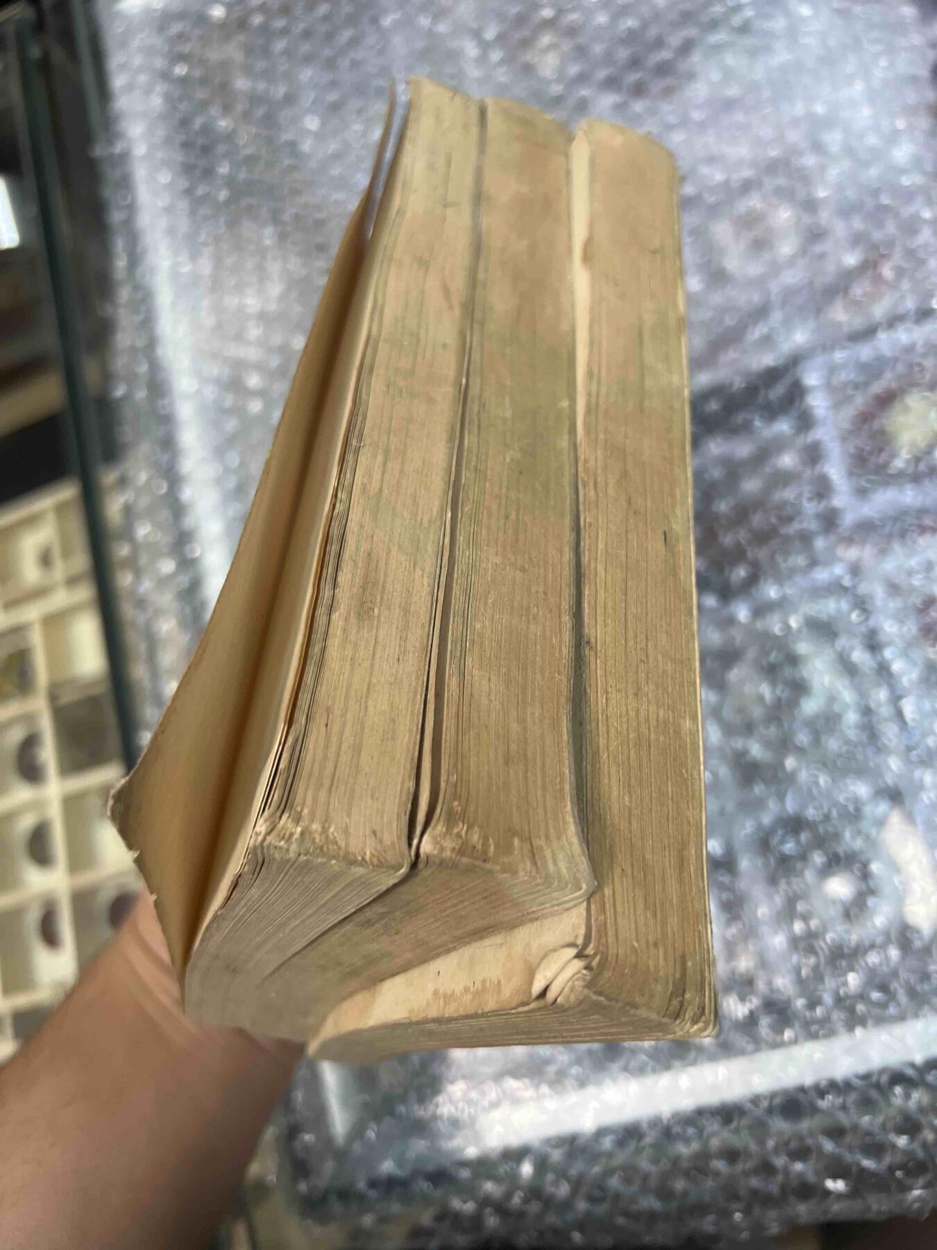 真品像章、纪念章、红色书籍 真品、像章、纪念章、红色书籍