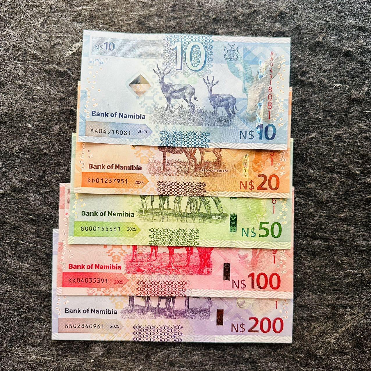 🇲🇽🇳🇦2526$ $墨西哥50-100-1000比索纪念钞和纳米比亚Hybrid窗口复合钞