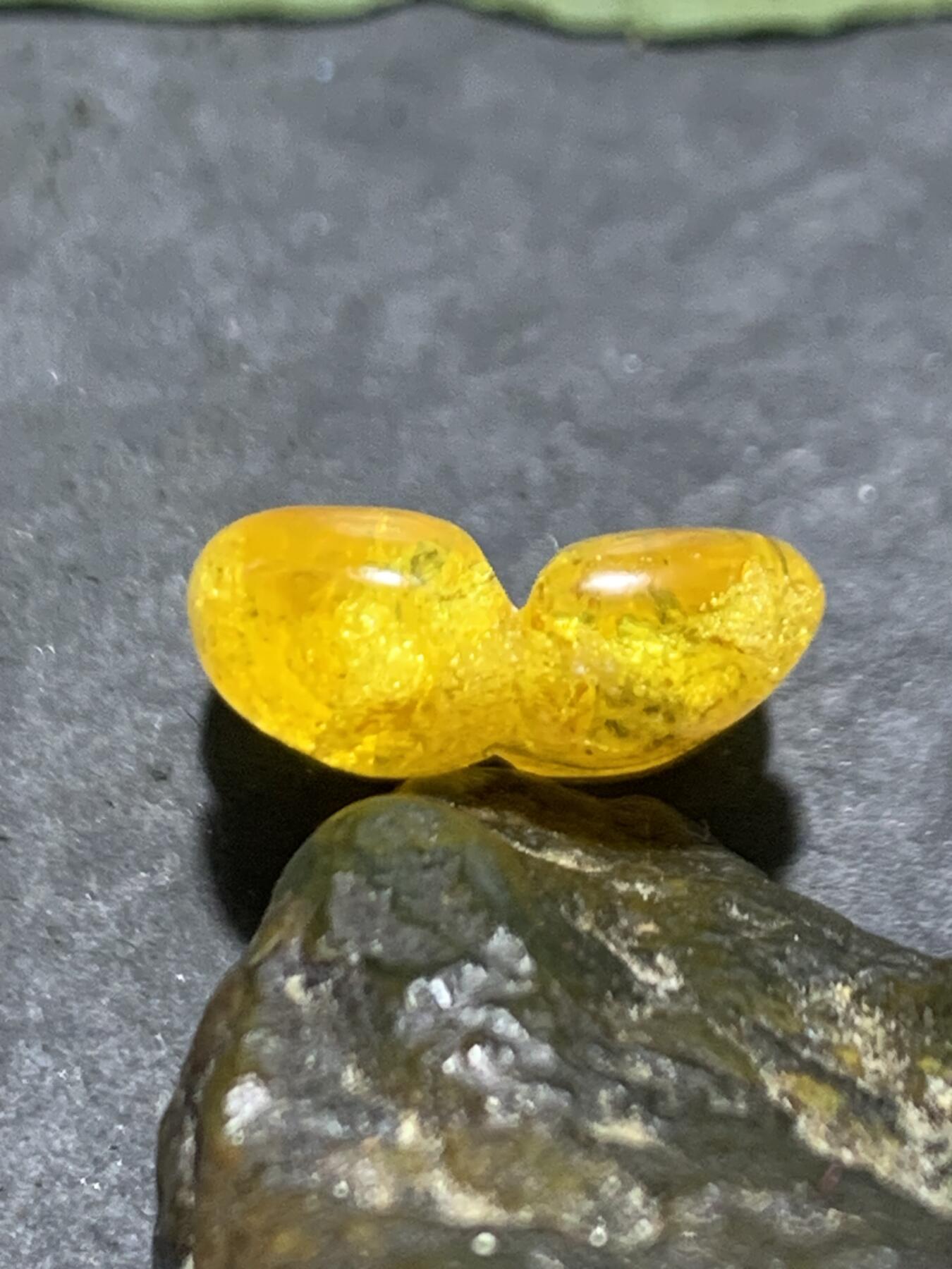 天然乌克兰蜜蜡幸运四叶草珠一个
