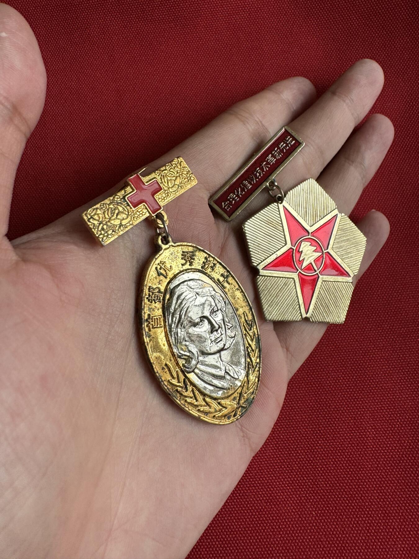 五哥徽章群   15号周三晚上八点4群联拍 铜章