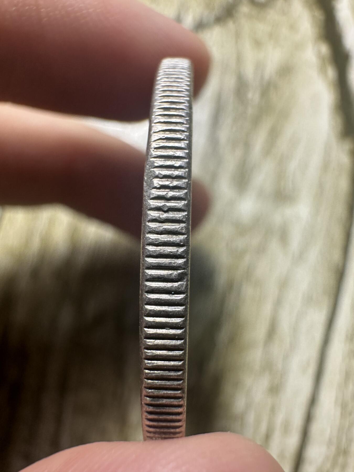 章，钱币 明治三十四年一圆，带底光。