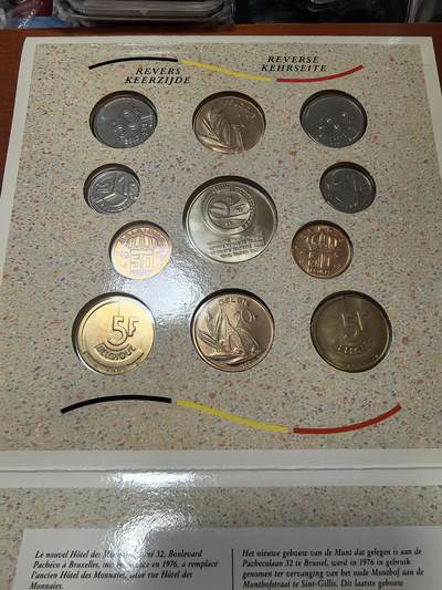 长老汇蛇年精选第六十一场拍卖 1989比利时10枚套币+1枚圆形铜章，卡装，克书30美金