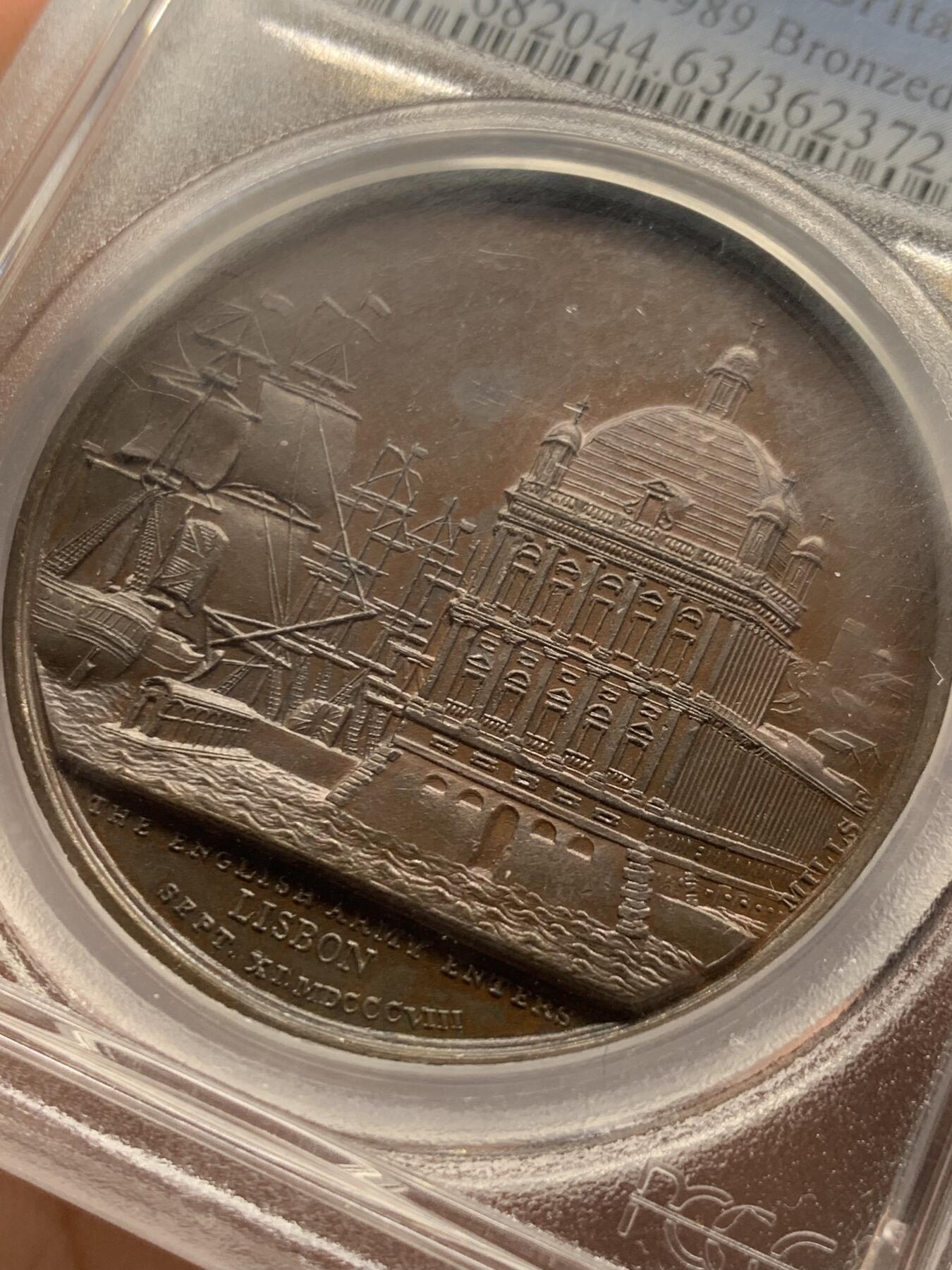《竞宝斋》第428场 周日，周一  2场连拍 （全场包邮） 唯一亚军分 PCGS SP63 1808年半岛战争英国登陆里斯本纪念铜章 双面高浮雕 细节极其精细 PCGS加厚盒 盒子轻微模糊 章状态非常好