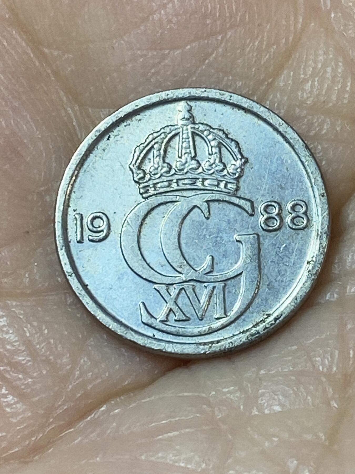 2025年第一百一十场(总第一百三十六场）外国好品散币(免佣金) 瑞典🇸🇪1988年10欧尔(卡尔十六世古斯塔夫时期，D标)