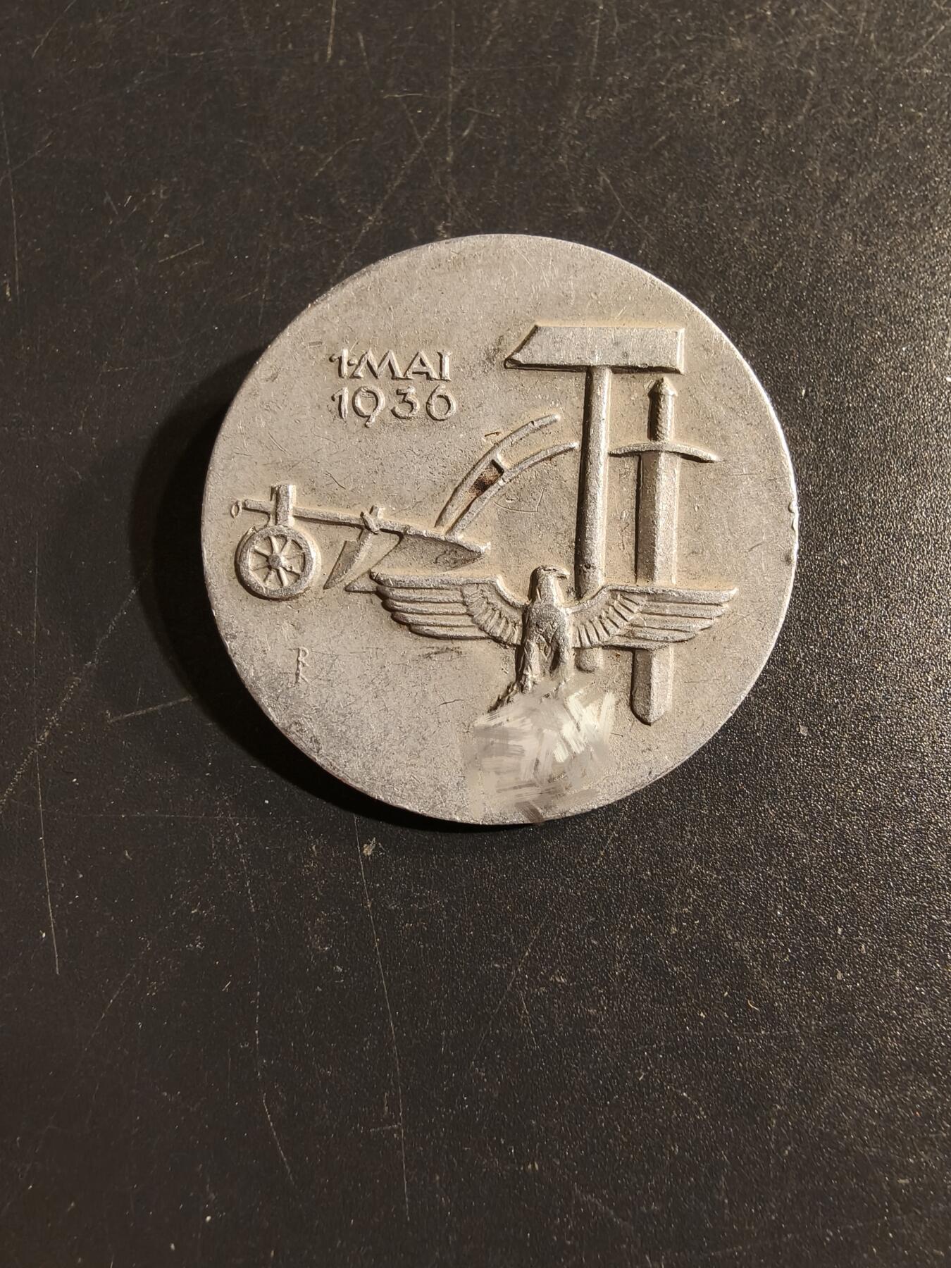 老王徽章第156期  德三1936年五一劳动节证章