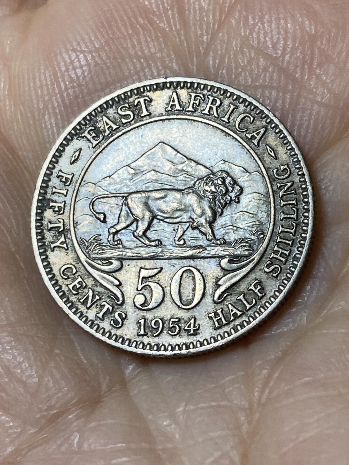 2025年第一百一十场(总第一百三十六场）外国好品散币(免佣金) 英属东非1954年50分(伊丽莎白二世青年带冠)