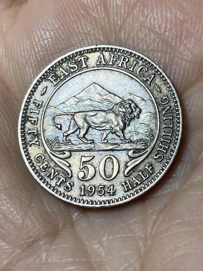 2025年第一百一十场(总第一百三十六场）外国好品散币(免佣金) - 英属东非1954年50分(伊丽莎白二世青年带冠)