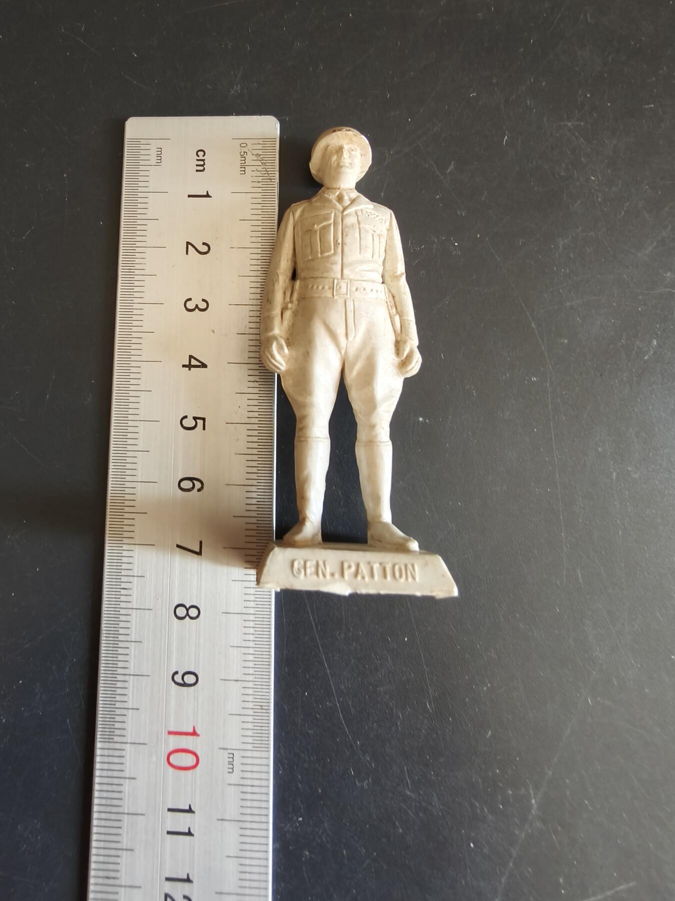 老王徽章第156期 美国巴顿将军兵人      75mm