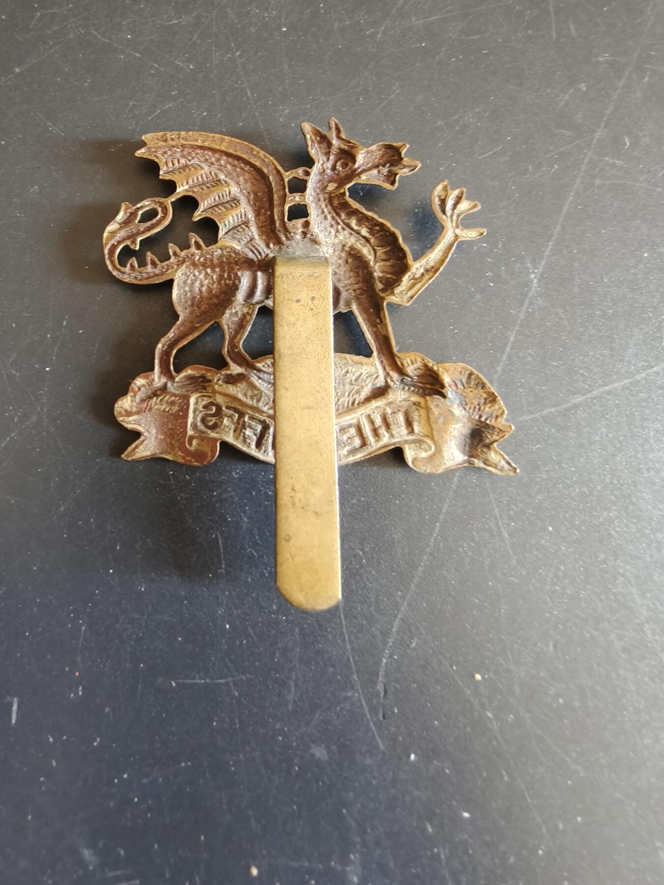 老王徽章第156期 英国皇家东肯特步兵团帽徽     一战时期 